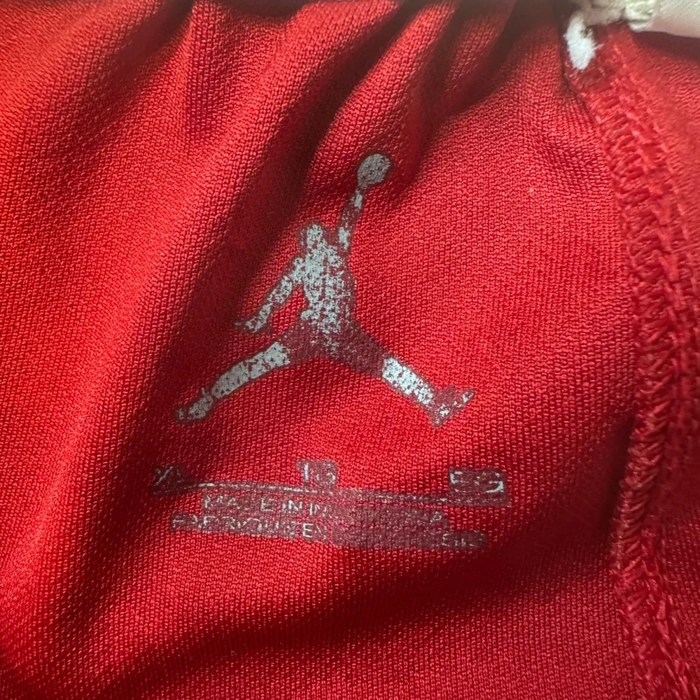 Jordan Shorts Men XL Red Jumpman Basketball Athletic Mesh Drawstring Side Stripe